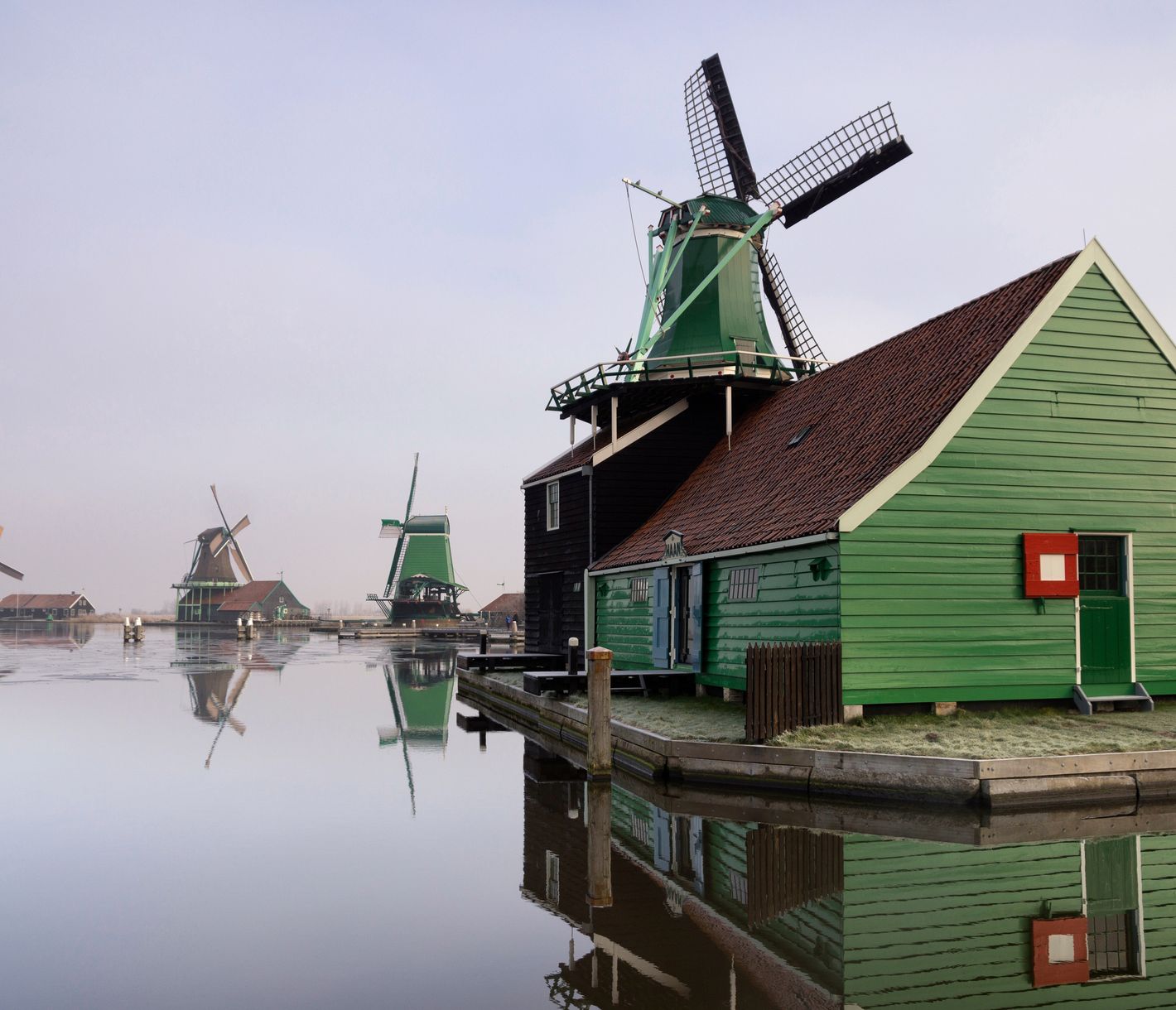 Windmühlen im traditionellen Freilichtmuseum Zaanse Schans bei Zaandam