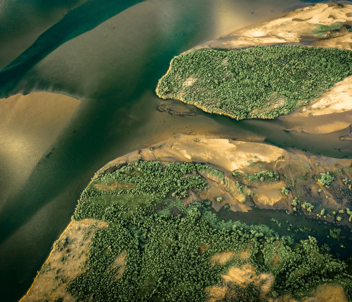 Le fleuve Zambèze dessine de belles courbes dans la brousse zambienne...