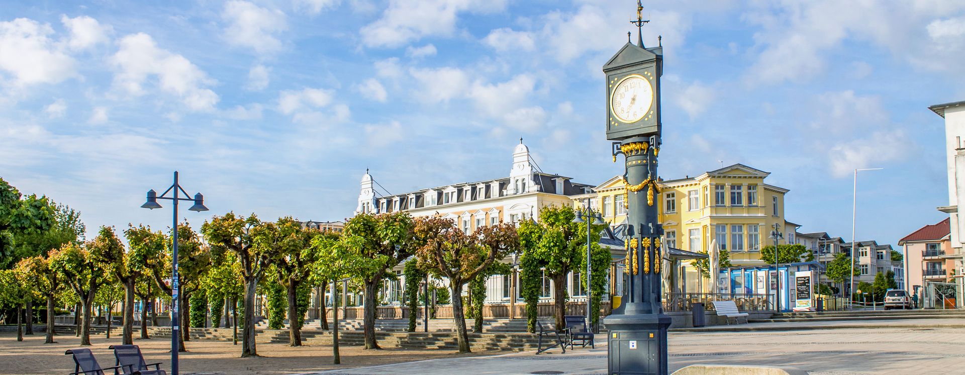 Place devant la jetée
