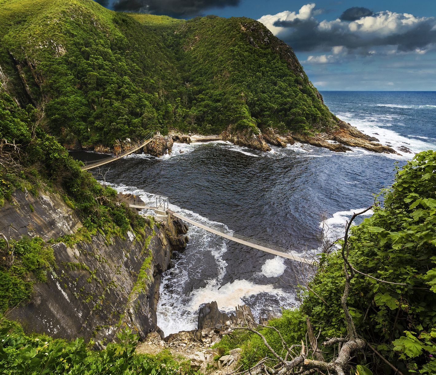 Hängebrücke bei Storms River Mouth im Tsitsikamma-Nationalpark