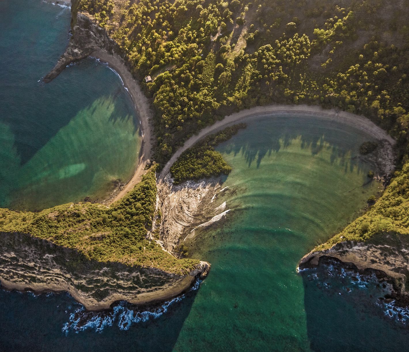 La spectaculaire plage de Moya et ses environs