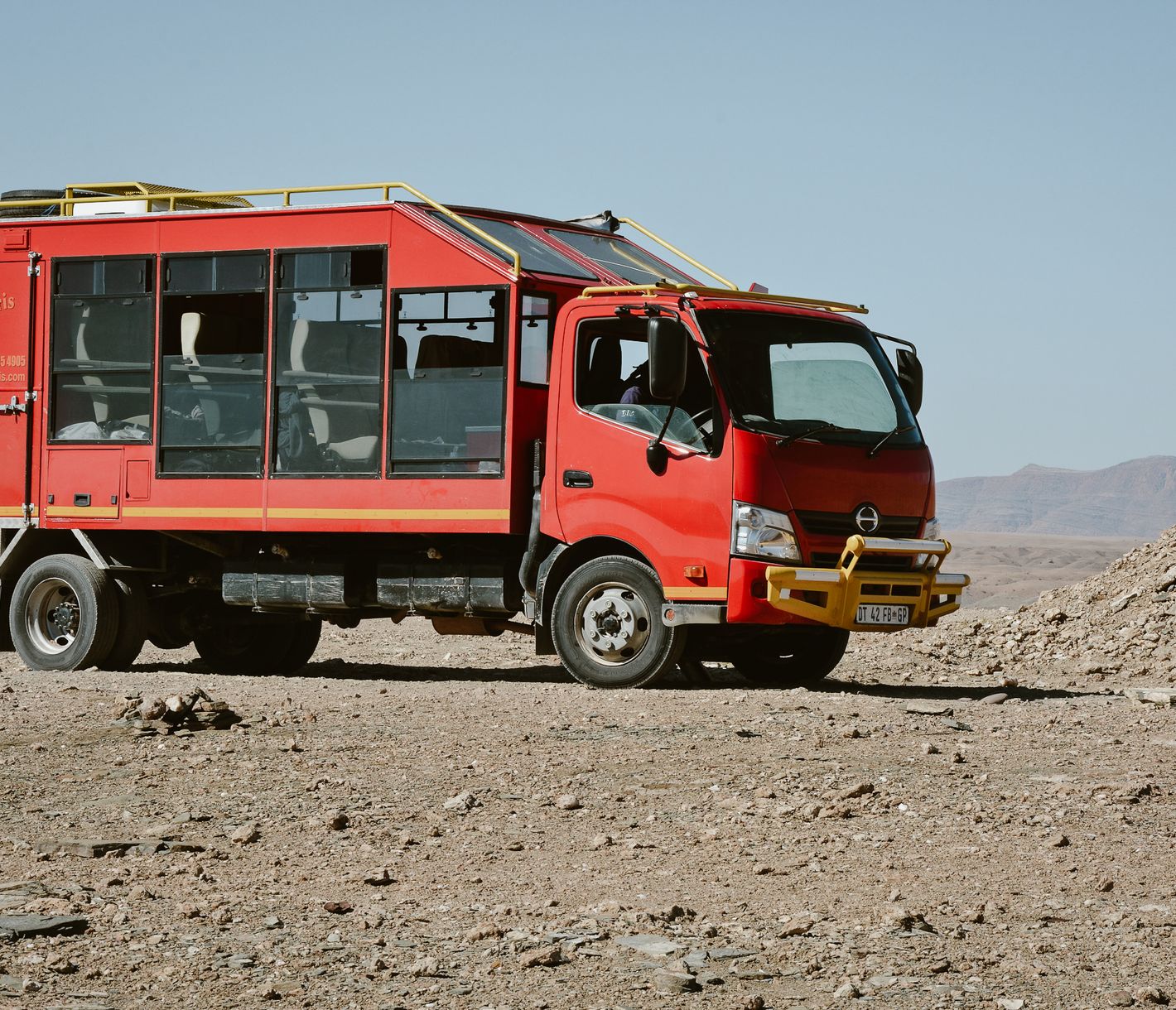 Mit dem Sunway Truck bestens für die unwegsamen Strassen gerüstet