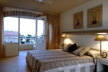 Doppelzimmer mit seitlichem Meerblick