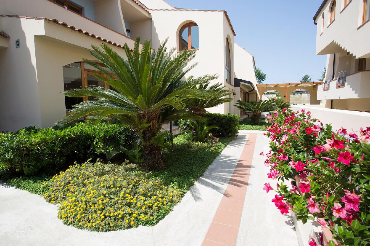 Tropis Hotel
