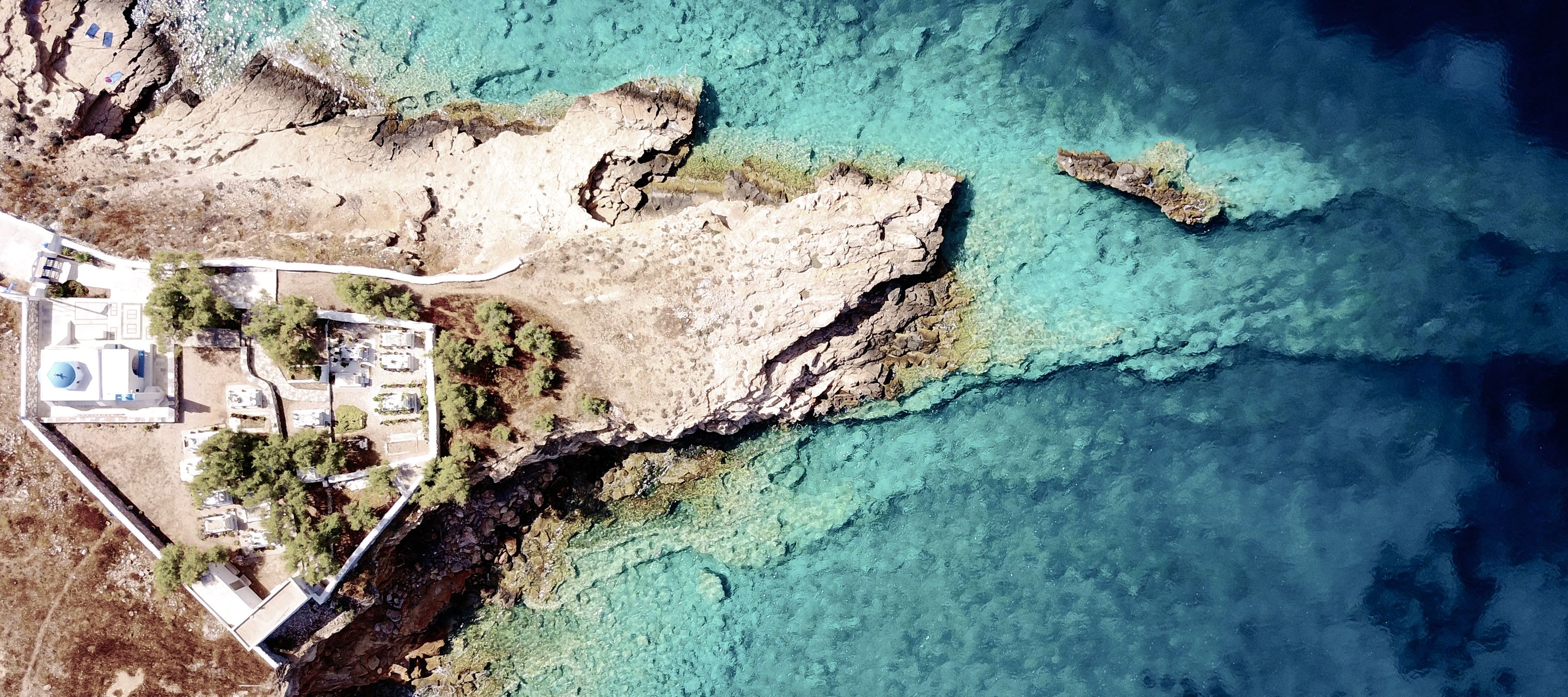 Kirche und Friedhof direkt am Meer in Loutro auf Koufonissi