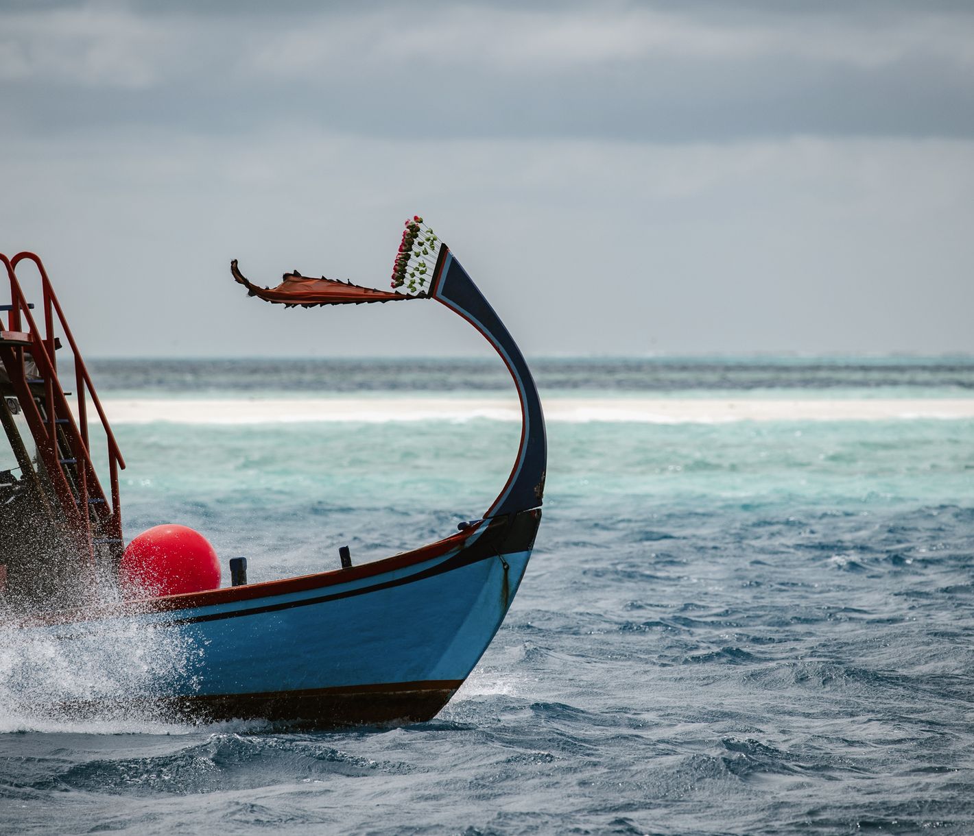 Traditionelles Dhoni-Boot auf den Malediven