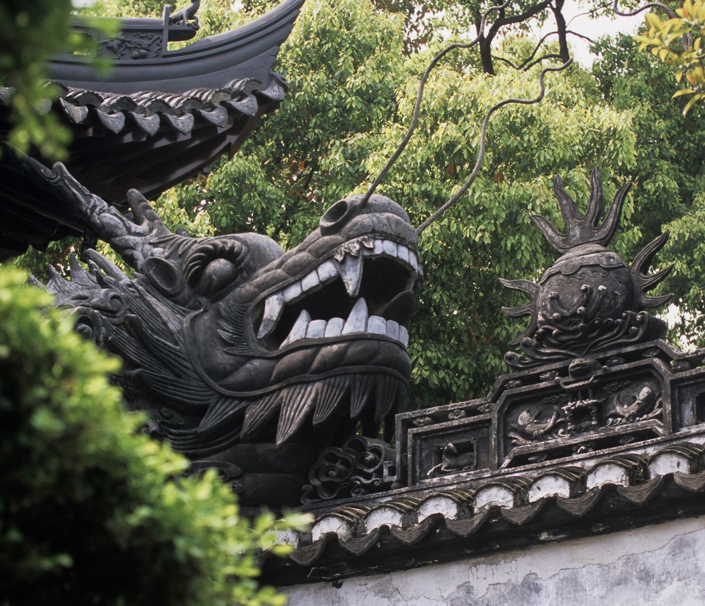 Der Yu-Yuan-Garten in Schanghai ist ein typischer chinesischer Garten mit allem, was dazu gehört.