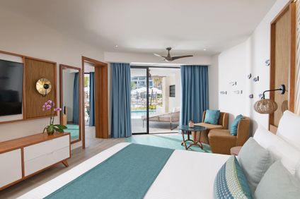 Preferred Club Master Swim Out