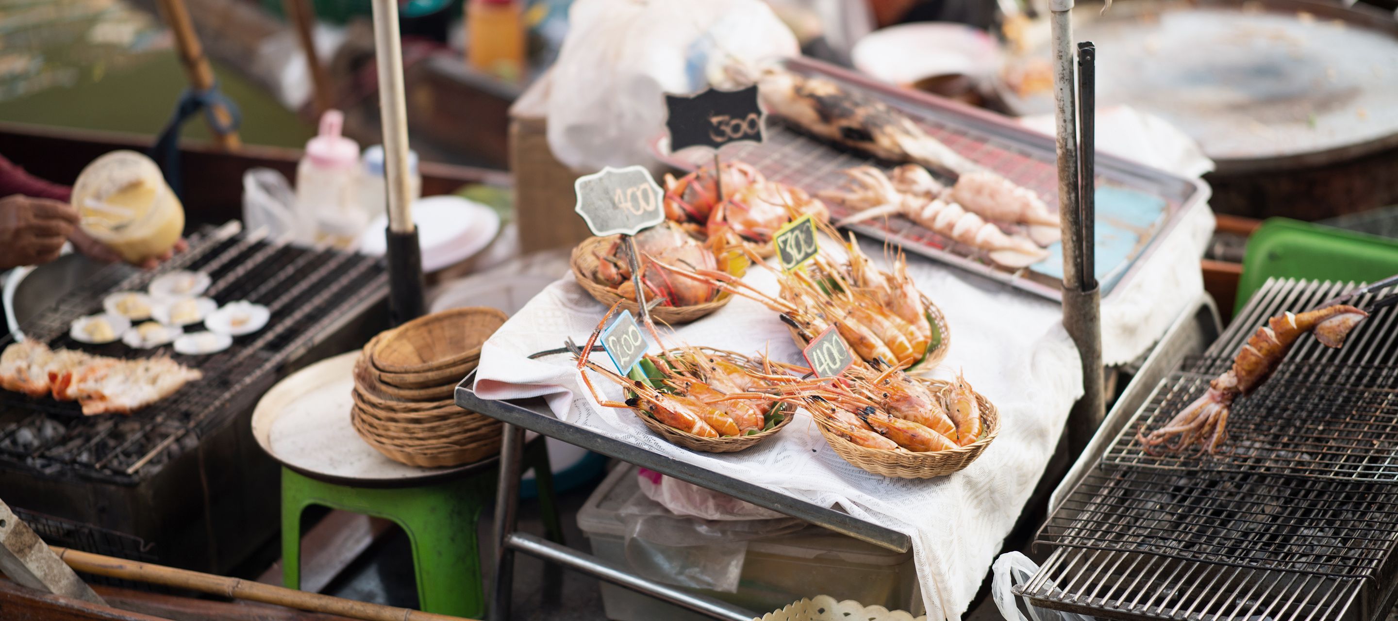 Gegrillter Seafood auf dem Amphawa Floating Market