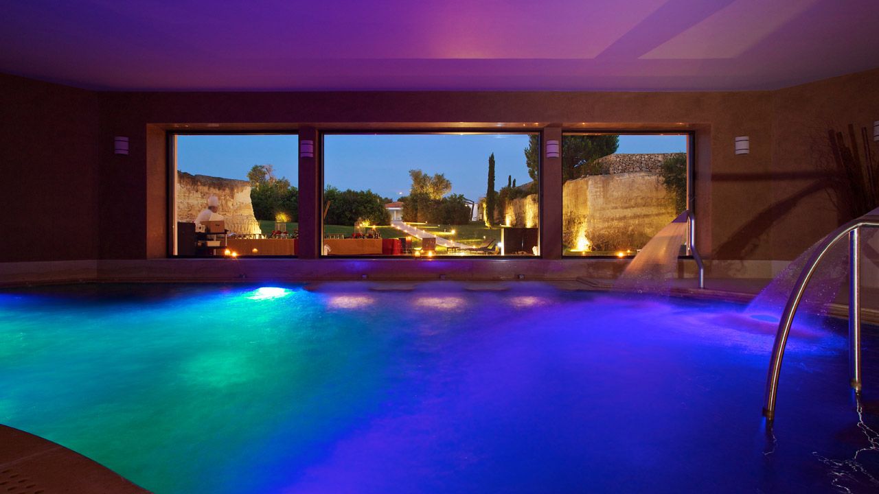 Piscine intérieure