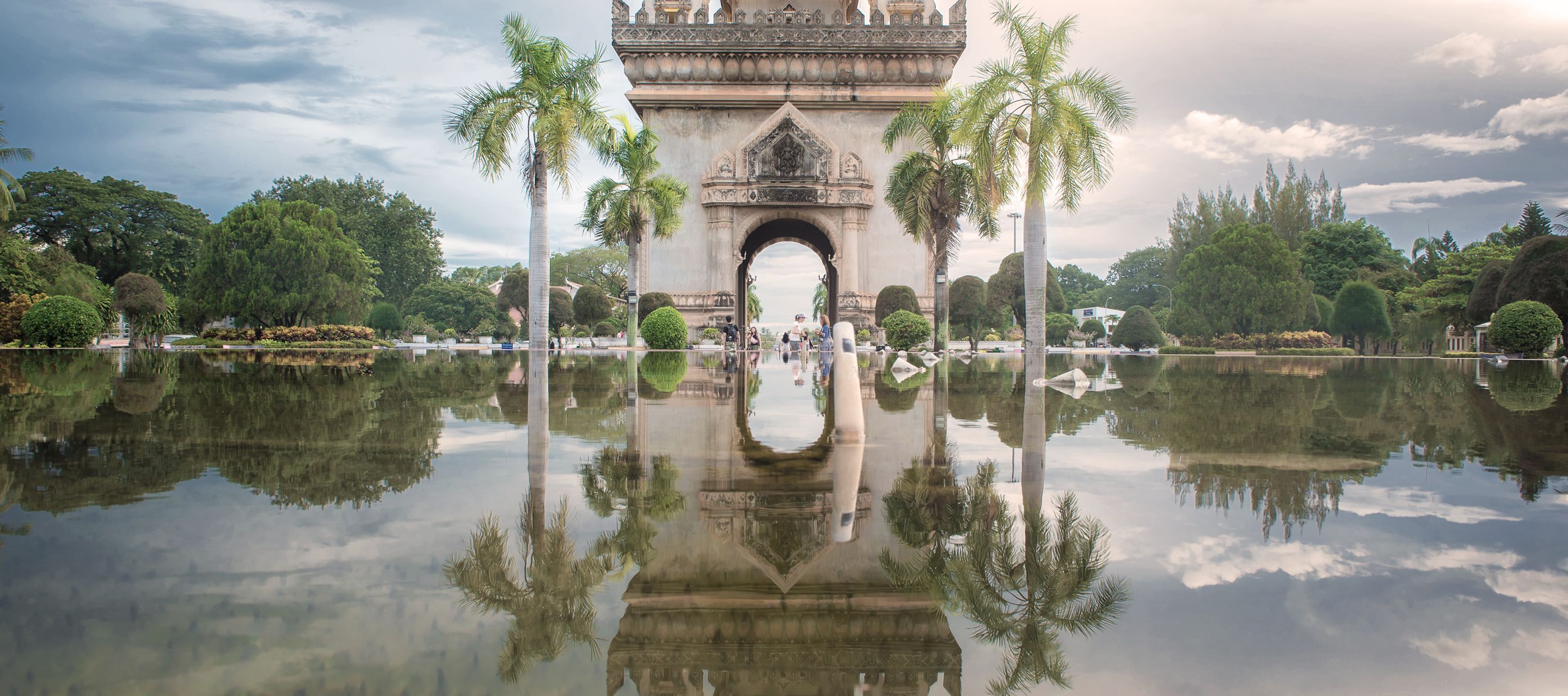 Le Patuxai, souvent appelé l’Arc de Triomphe de Vientiane.