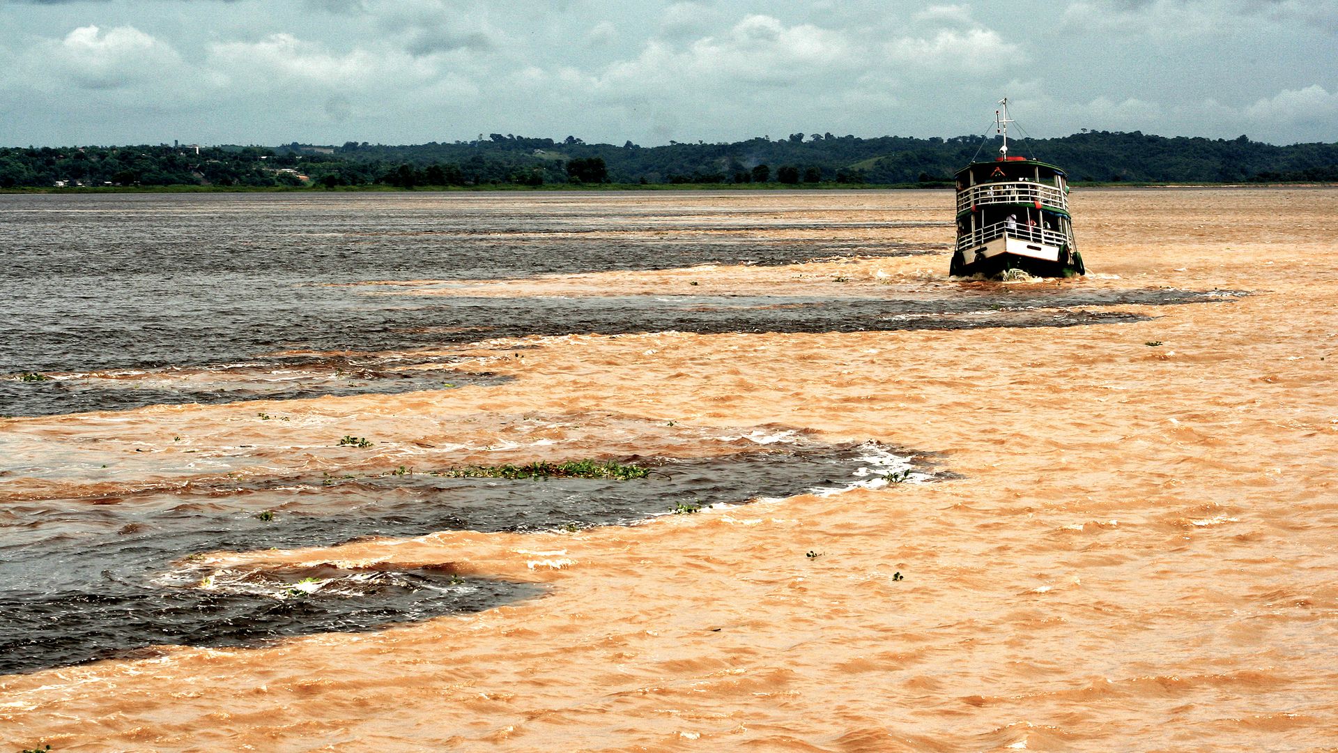 L'étrange "Rencontre des Eaux", en Amazonie