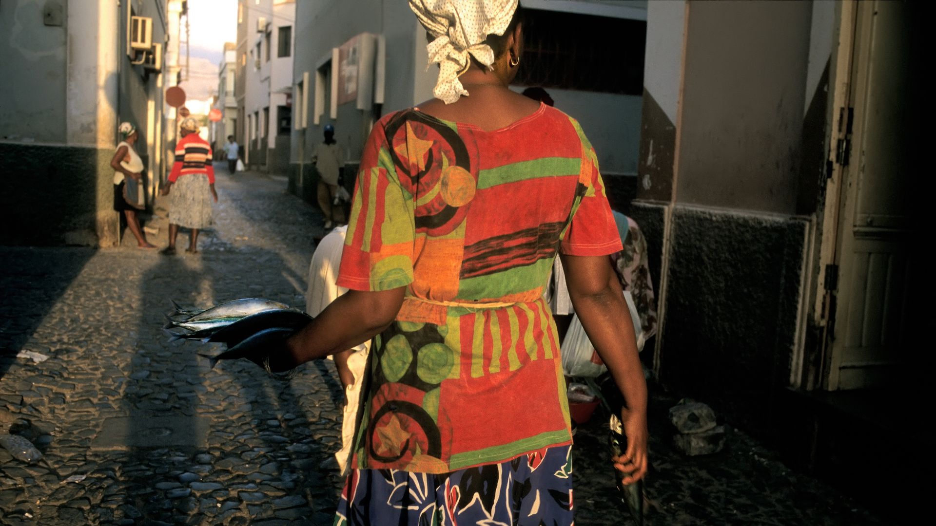 Dans les ruelles de la capitale culturelle du pays, sur l'île de São Vicente