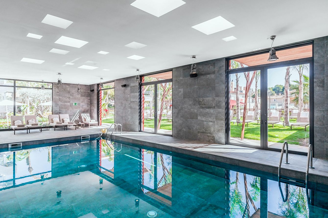 Piscine intérieure