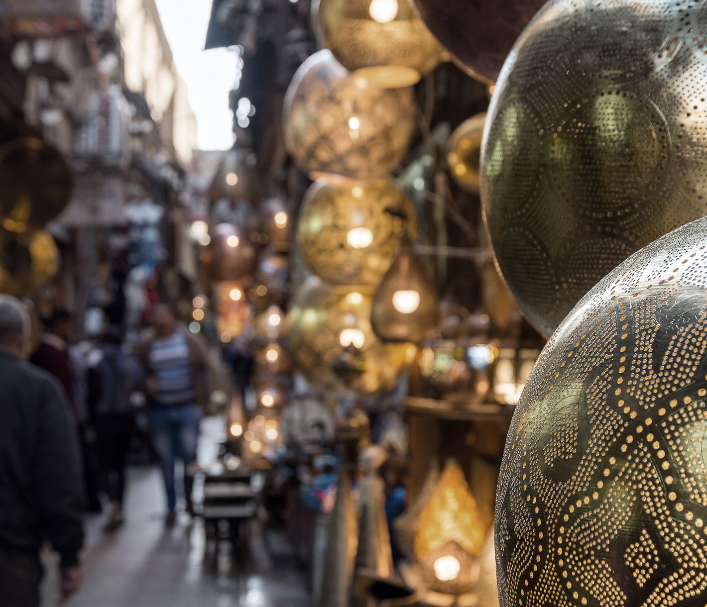 Auch bei Einheimischen beliebt: der Markt von Khan el-Khalili in der Altstadt von Kairo