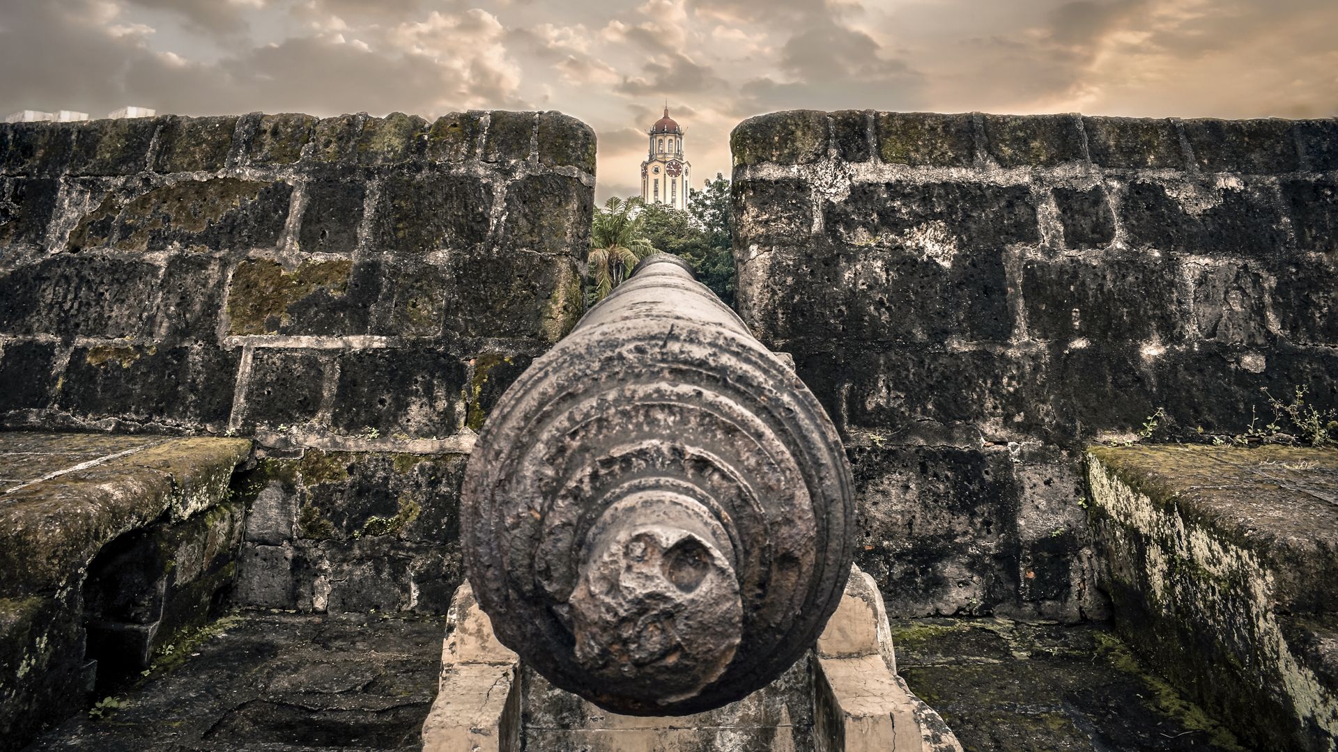 Témoin du passé colonial espagnol du pays, le vieux Manille saura vous surprendre.