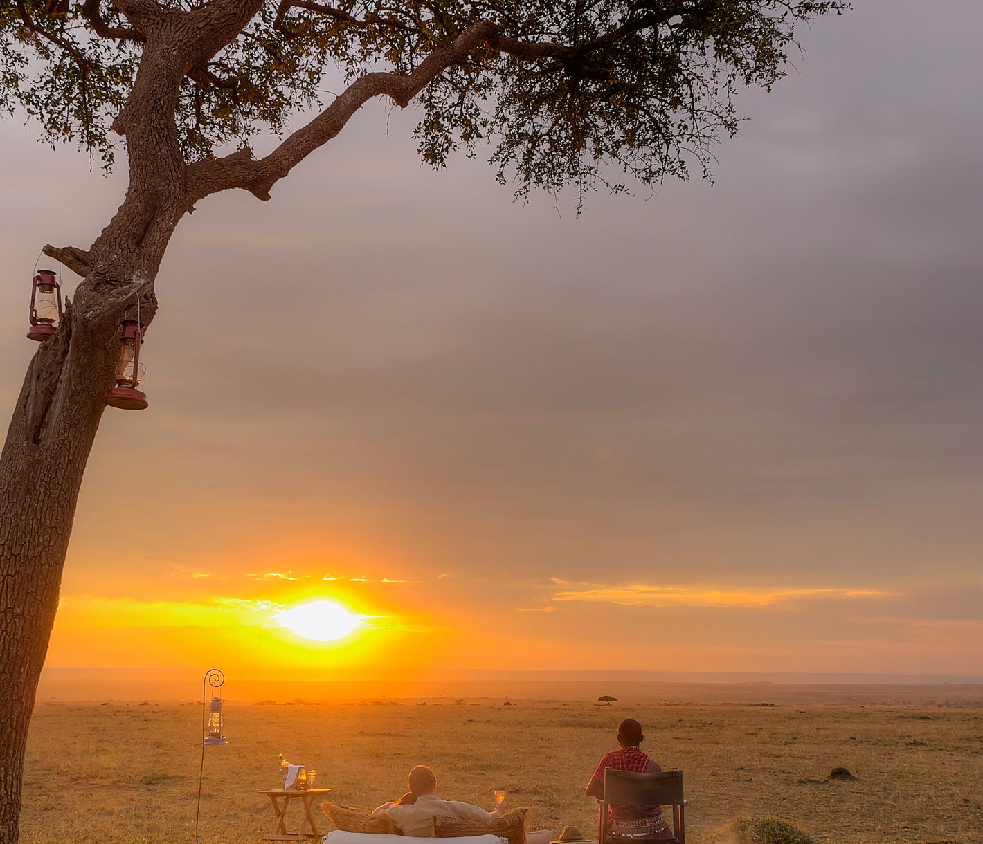 Fly-Camping nach der Wanderung in der Wildnis der Mara