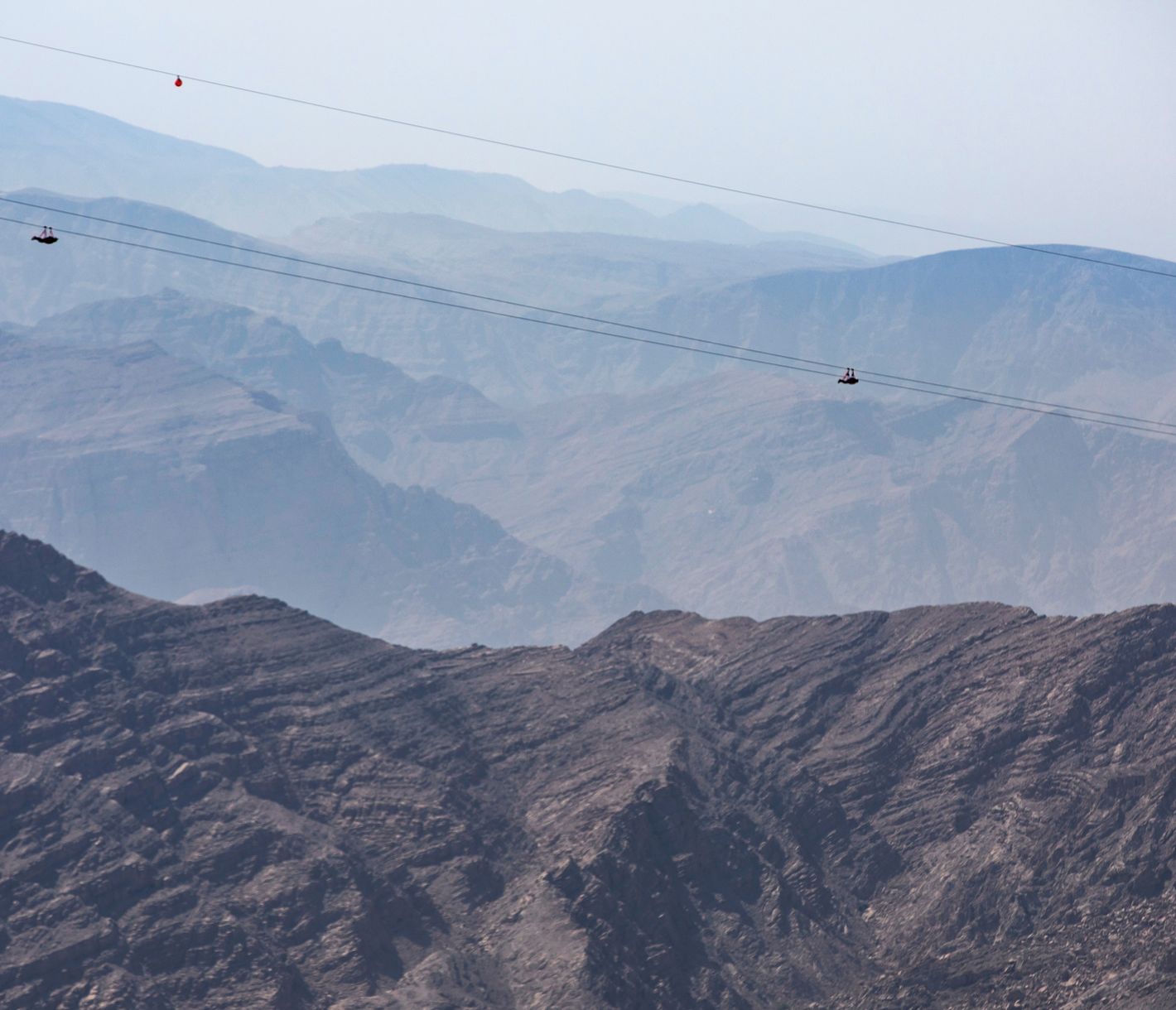 Abfahrt auf der längsten Zipline der Welt am Jebel Jais