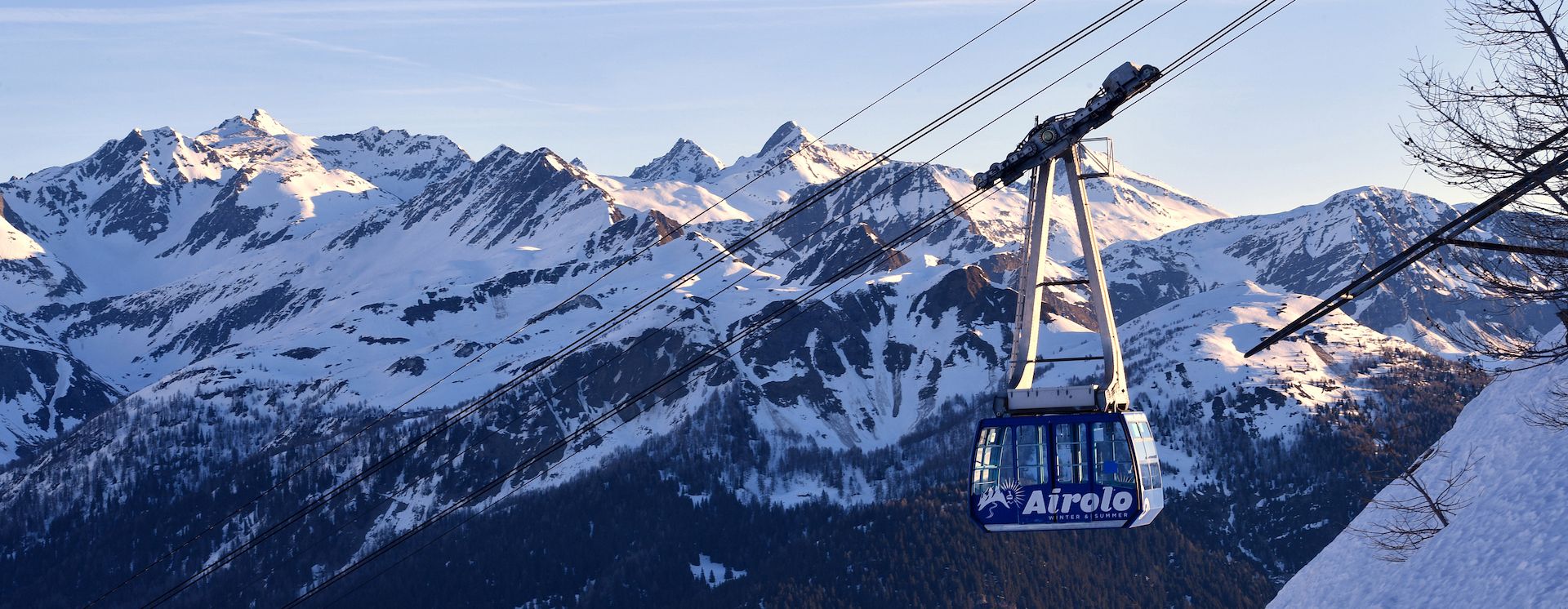 en hiver, le domaine skiable autour d'Airolo attire les visiteurs