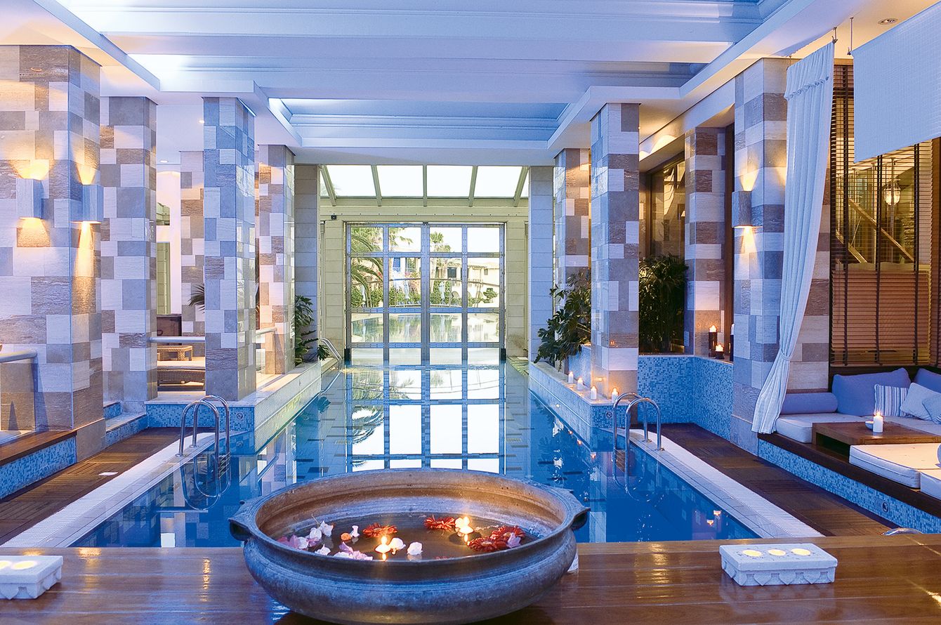 Piscine intérieure