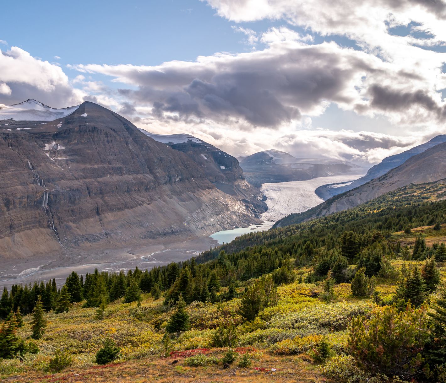 Woher der berühmte Icefields Parkway seinen Namen hat?