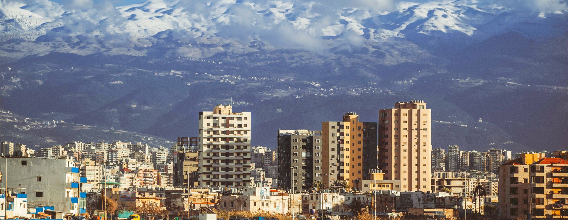 Tripoli avec les monts du Liban en arrière-plan