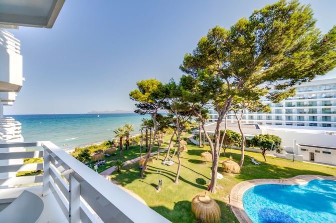 Junior Suite mit seitlicher Meersicht