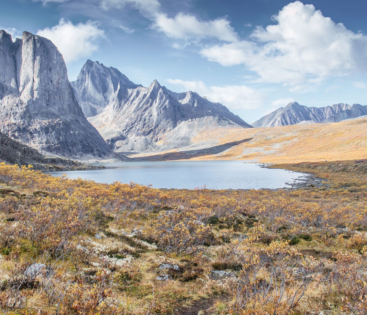 Divide Lake im Tombstone Territorial Park