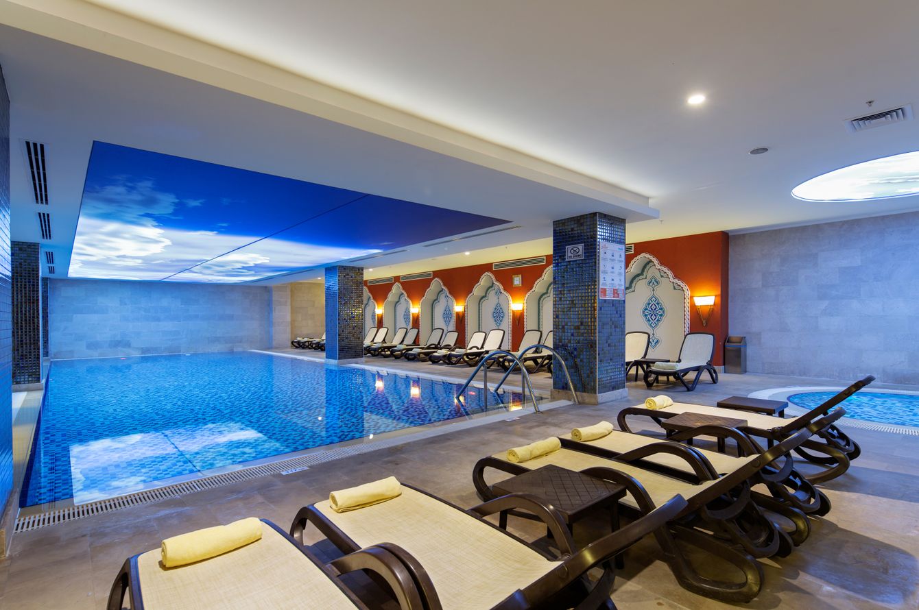 Piscine intérieure