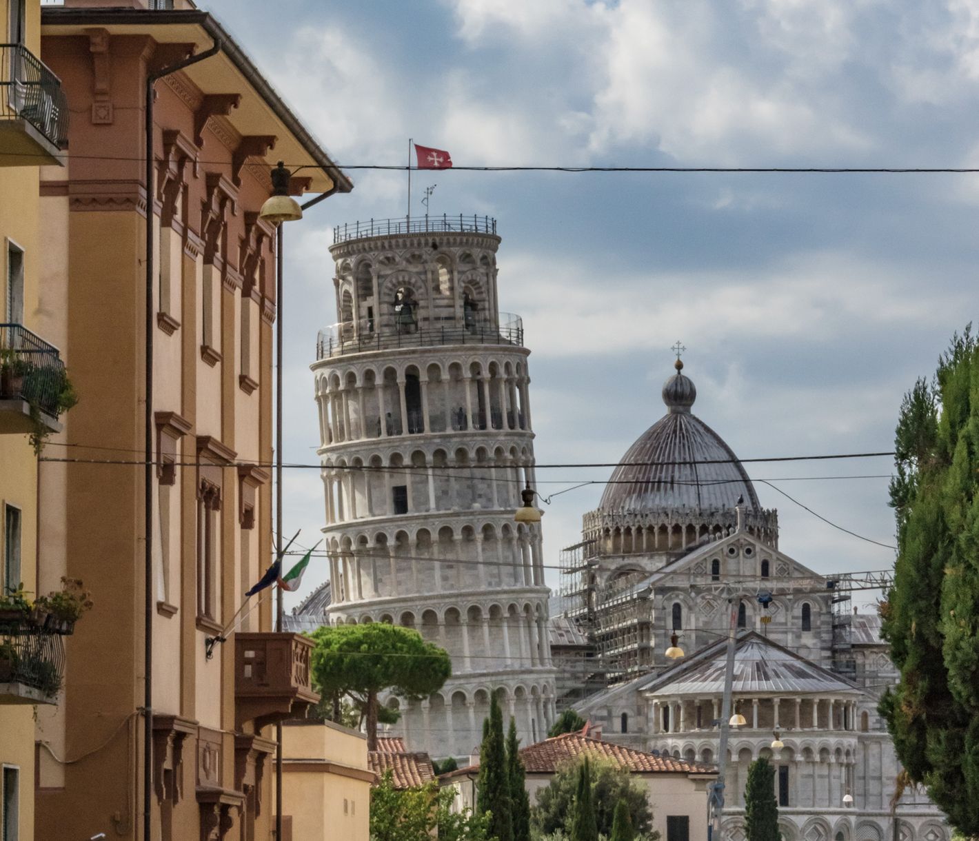 Ein ungewöhnlicher Blick auf den Schiefen Turm