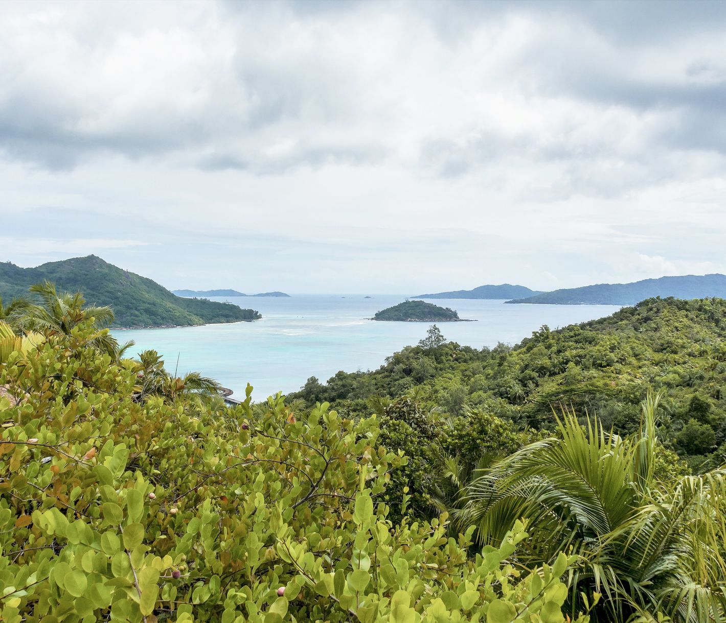Diesen Panoramablick geniesst man nach einer Wanderung im Fond Ferdinand Nature Reserve.