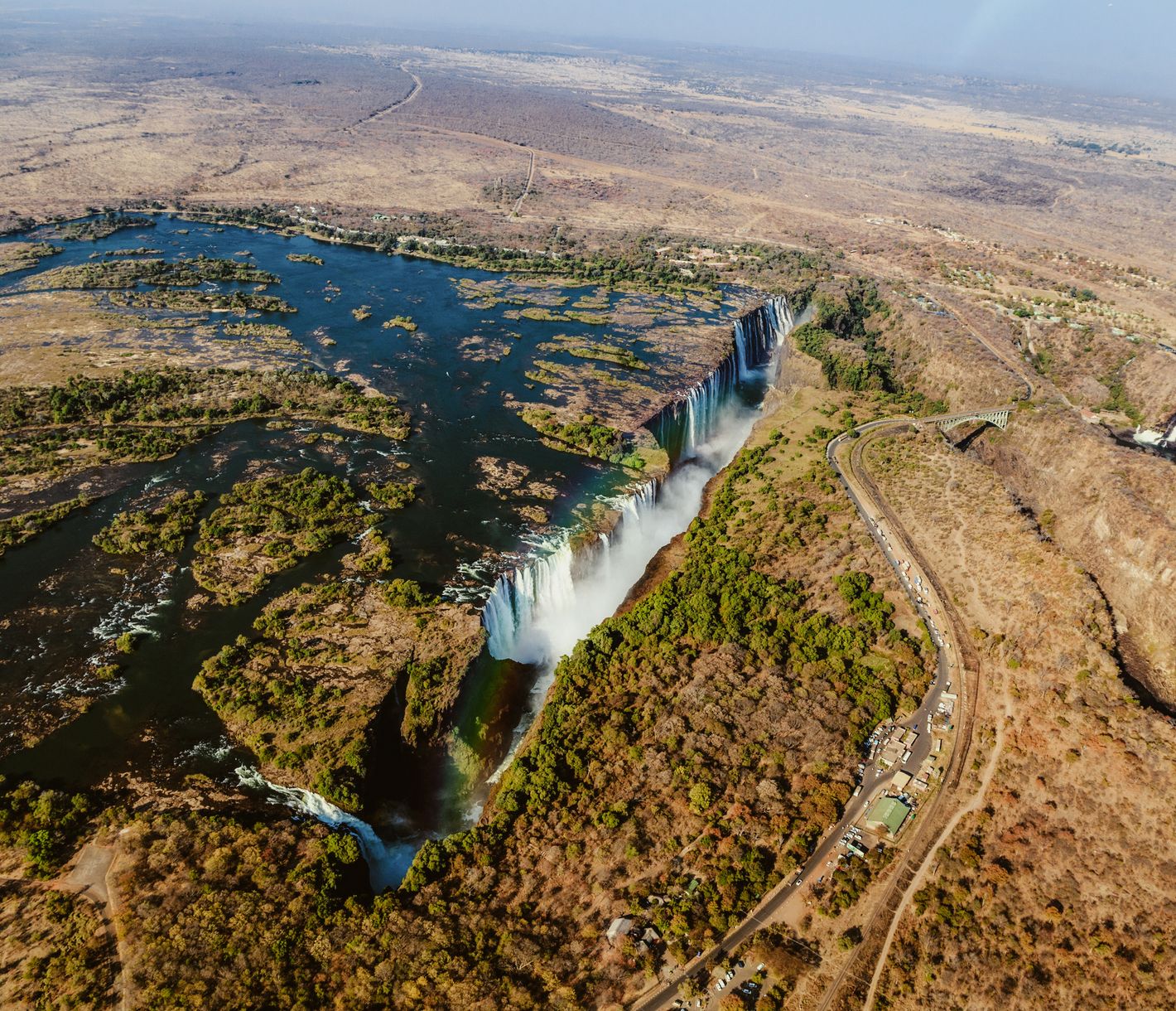 Luftaufnahme der bekannten Victoriafälle zwischen Sambia und Simbabwe