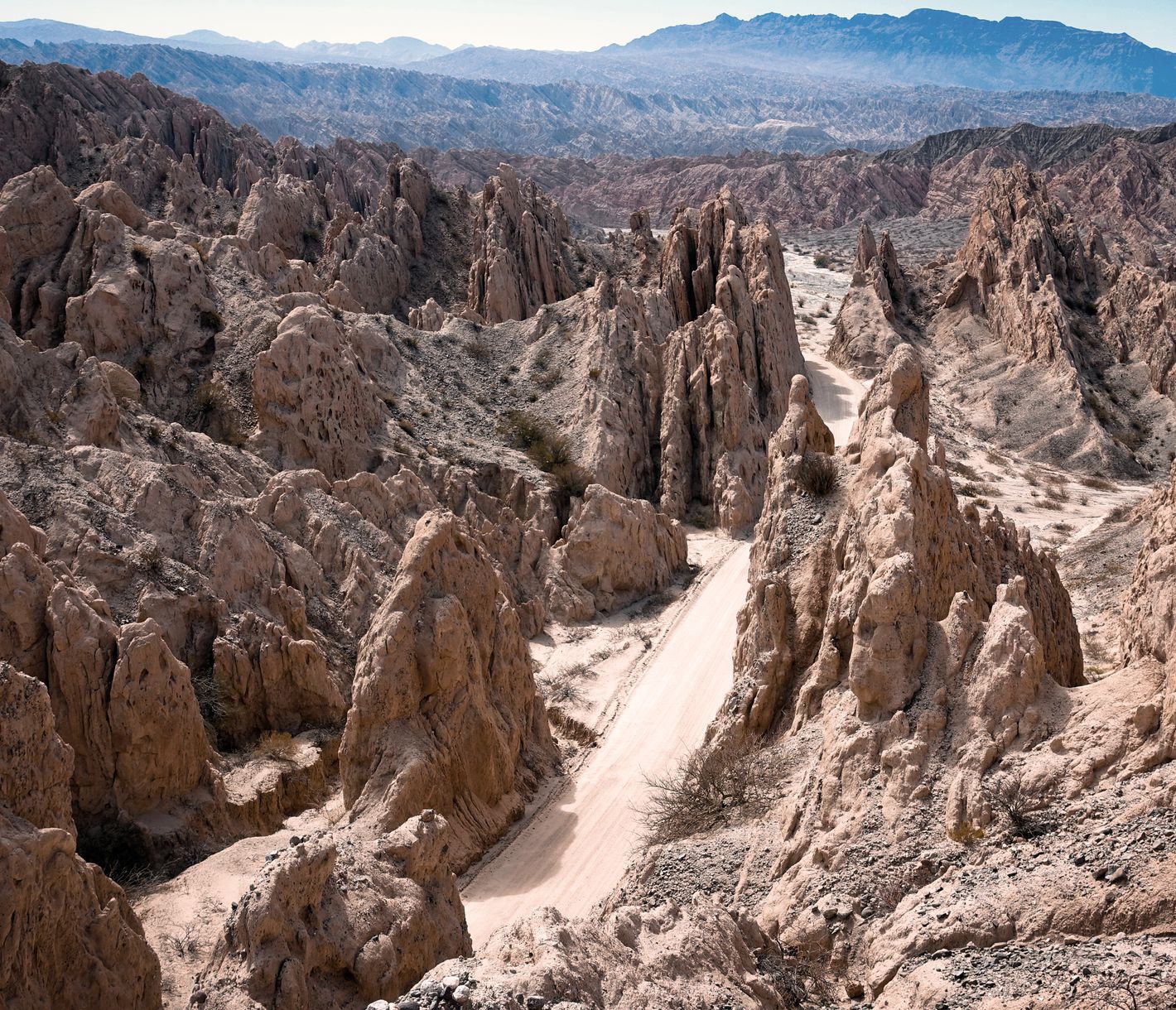 Road-trip au cœur d’un paysage fantomatique