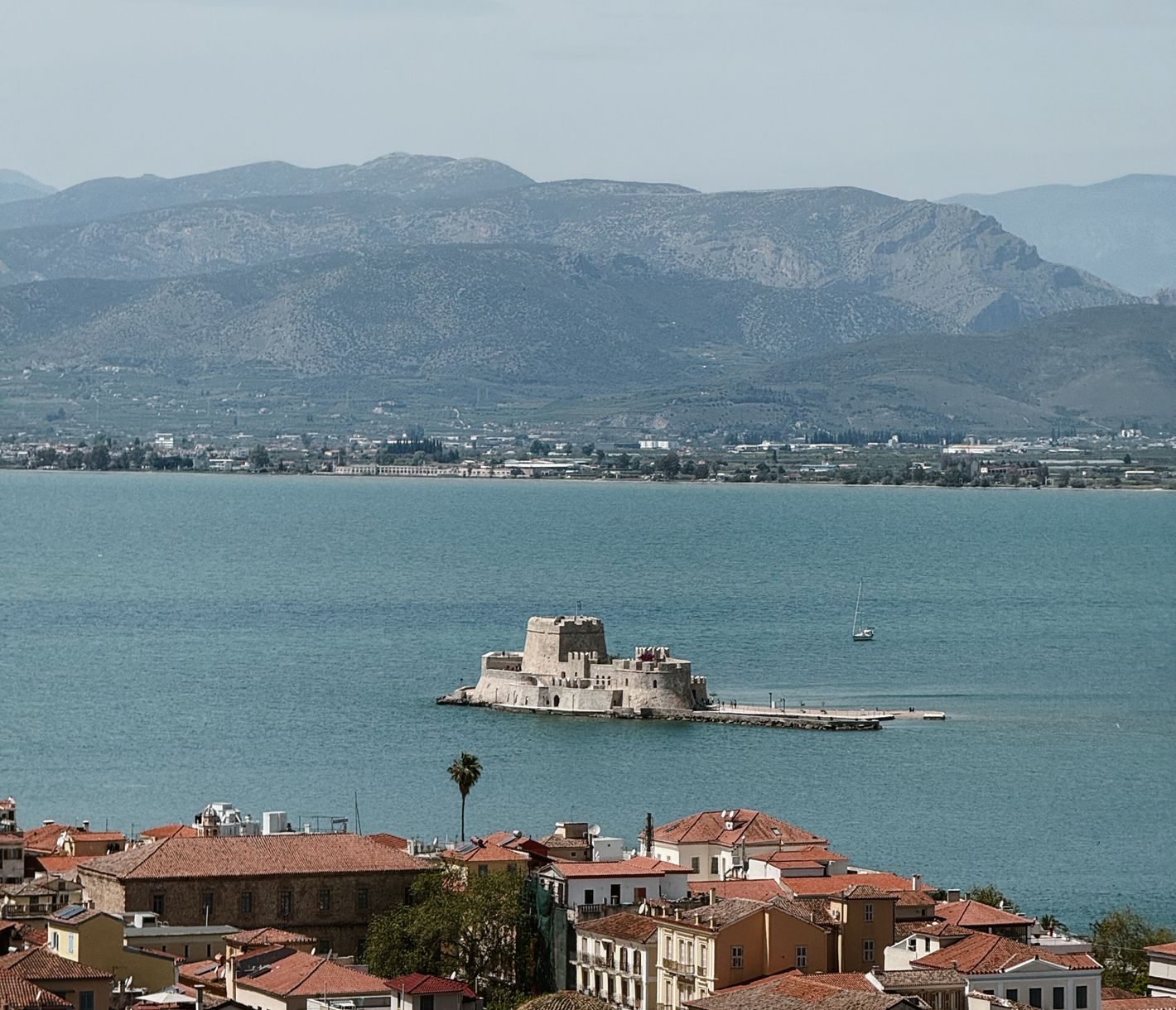 Wahrzeichen im Meer – das Bourtzi von Nafplio