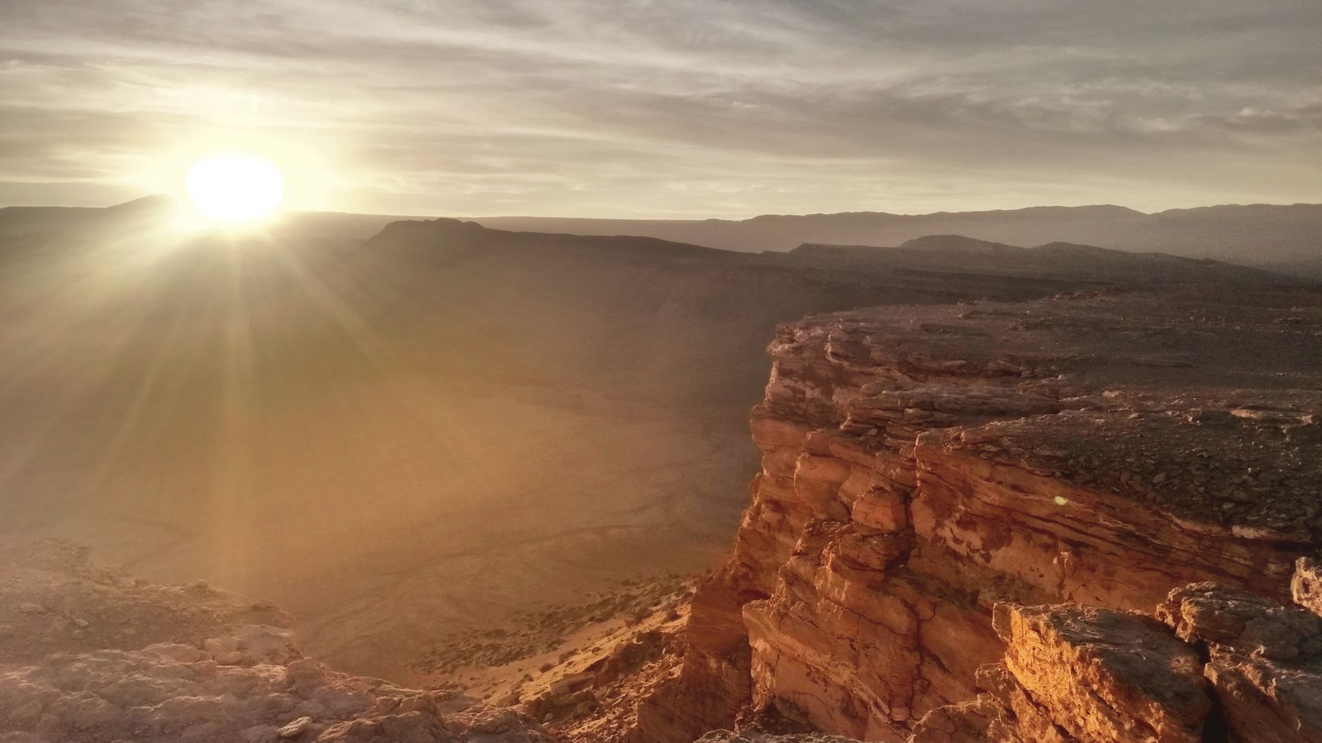Wenn die Sonne das Mondtal küsst.