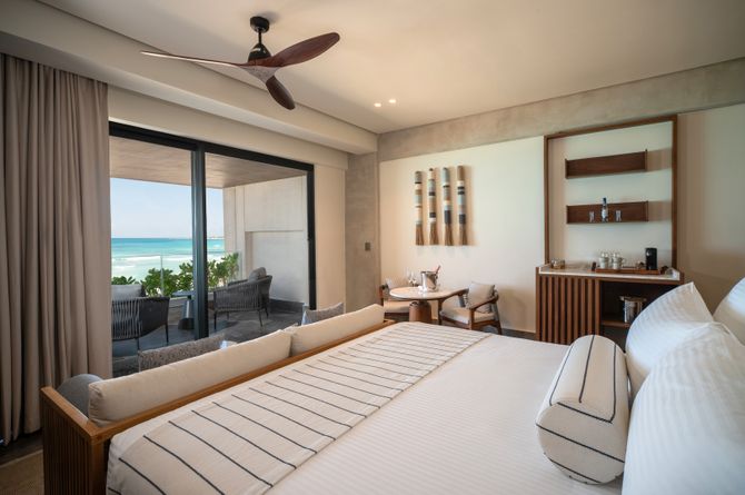 Junior Suite Preferred Club Ocean Front