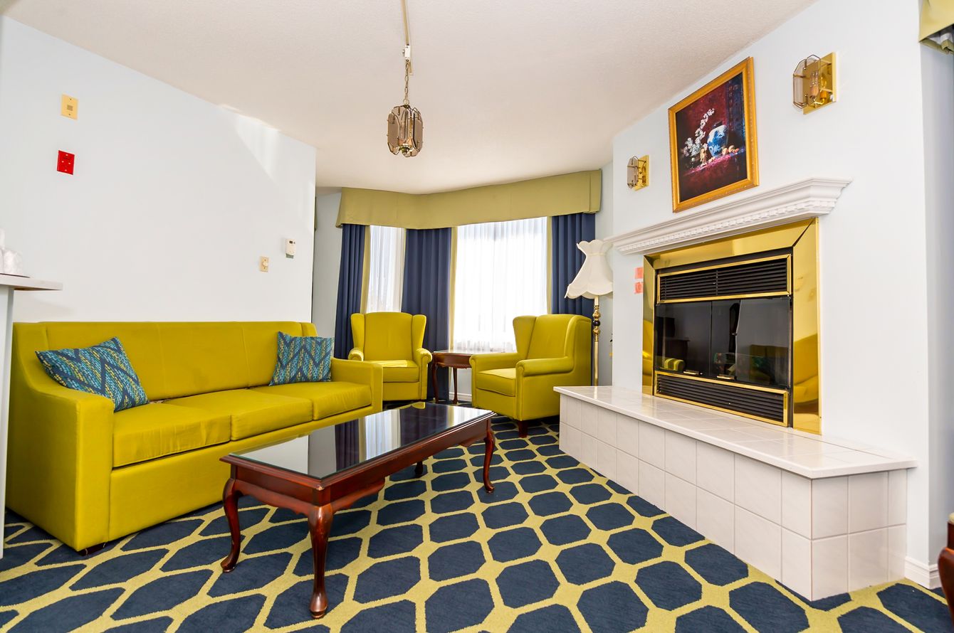 Deluxe Suite