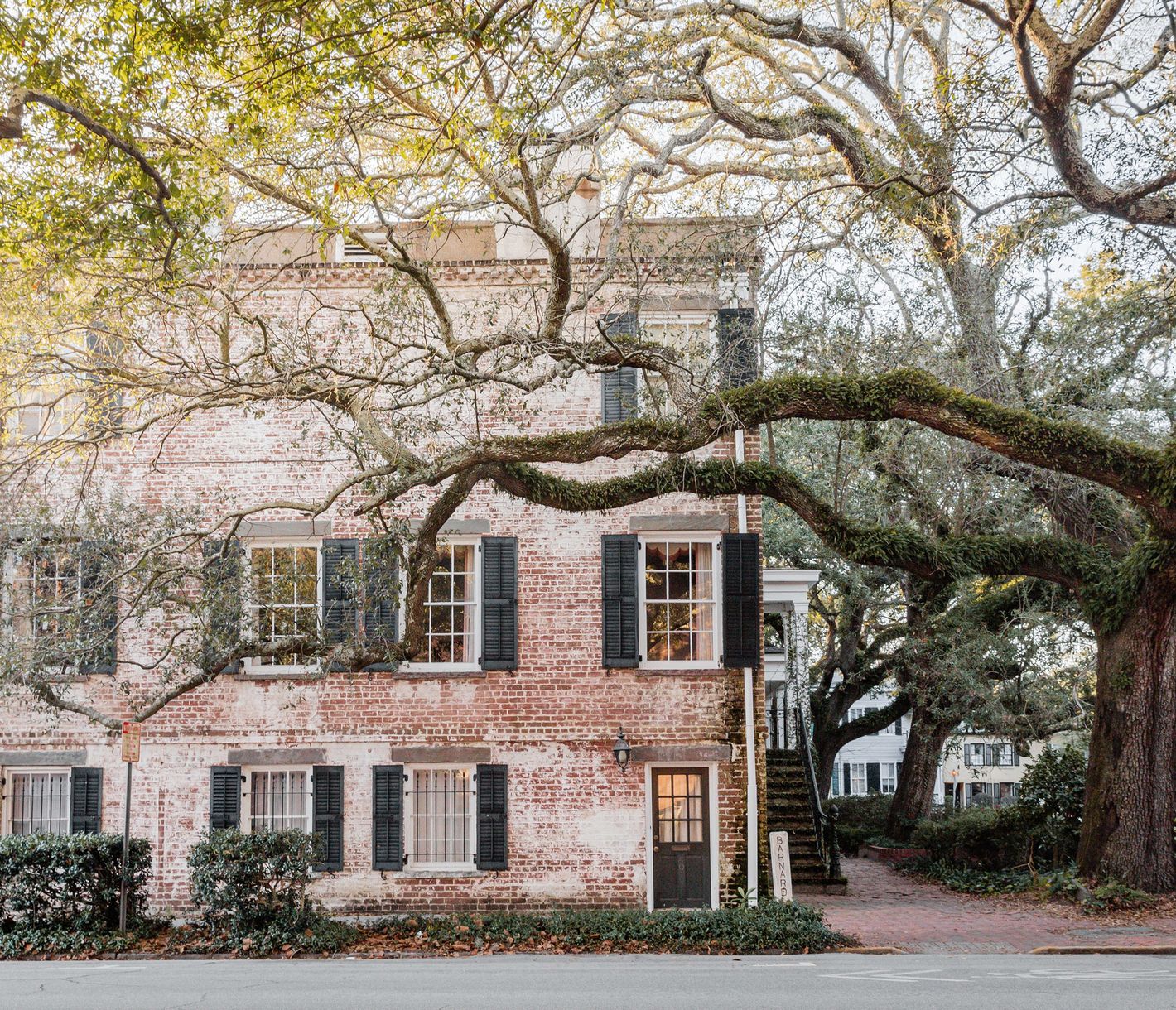 Savannah verzaubert mit einzigartiger Architektur, einer spannenden Vergangenheit und märchenhaften Parks.