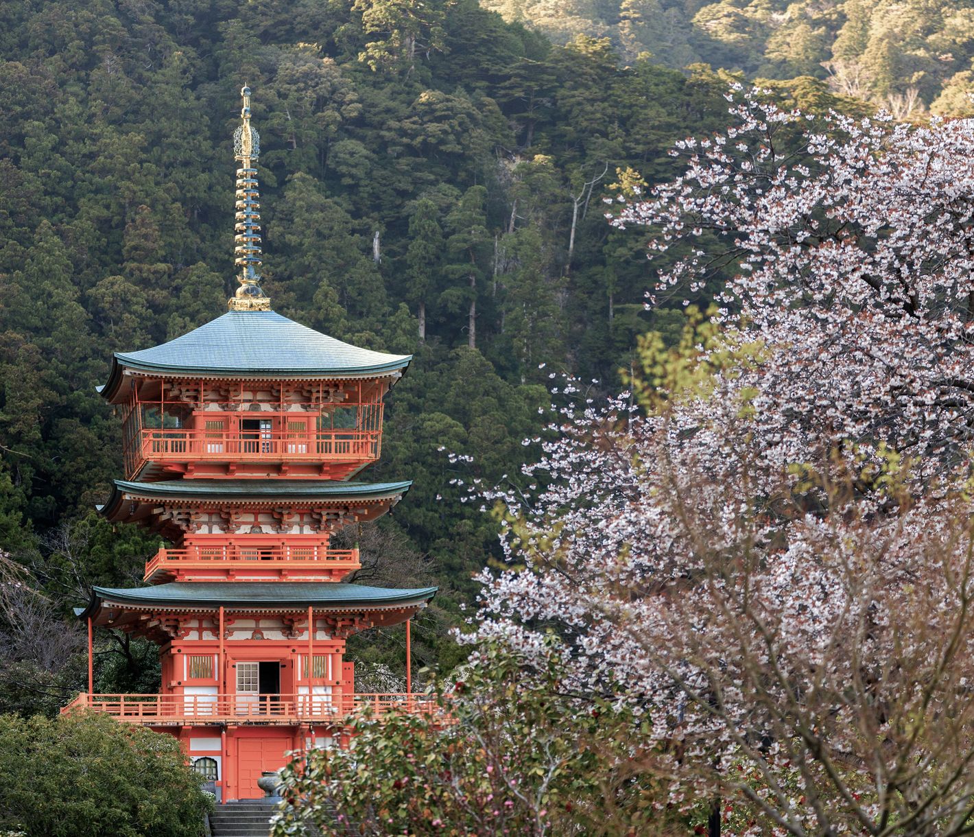 Die Sanjudo-Pagode beim Nachi-Wasserfall