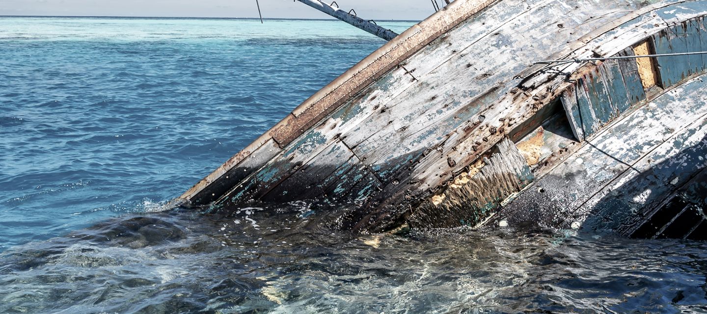 Schiffswrack vor dem Vaavu-Atoll