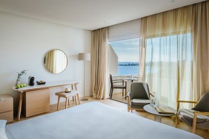 Doppelzimmer seitliche Meersicht