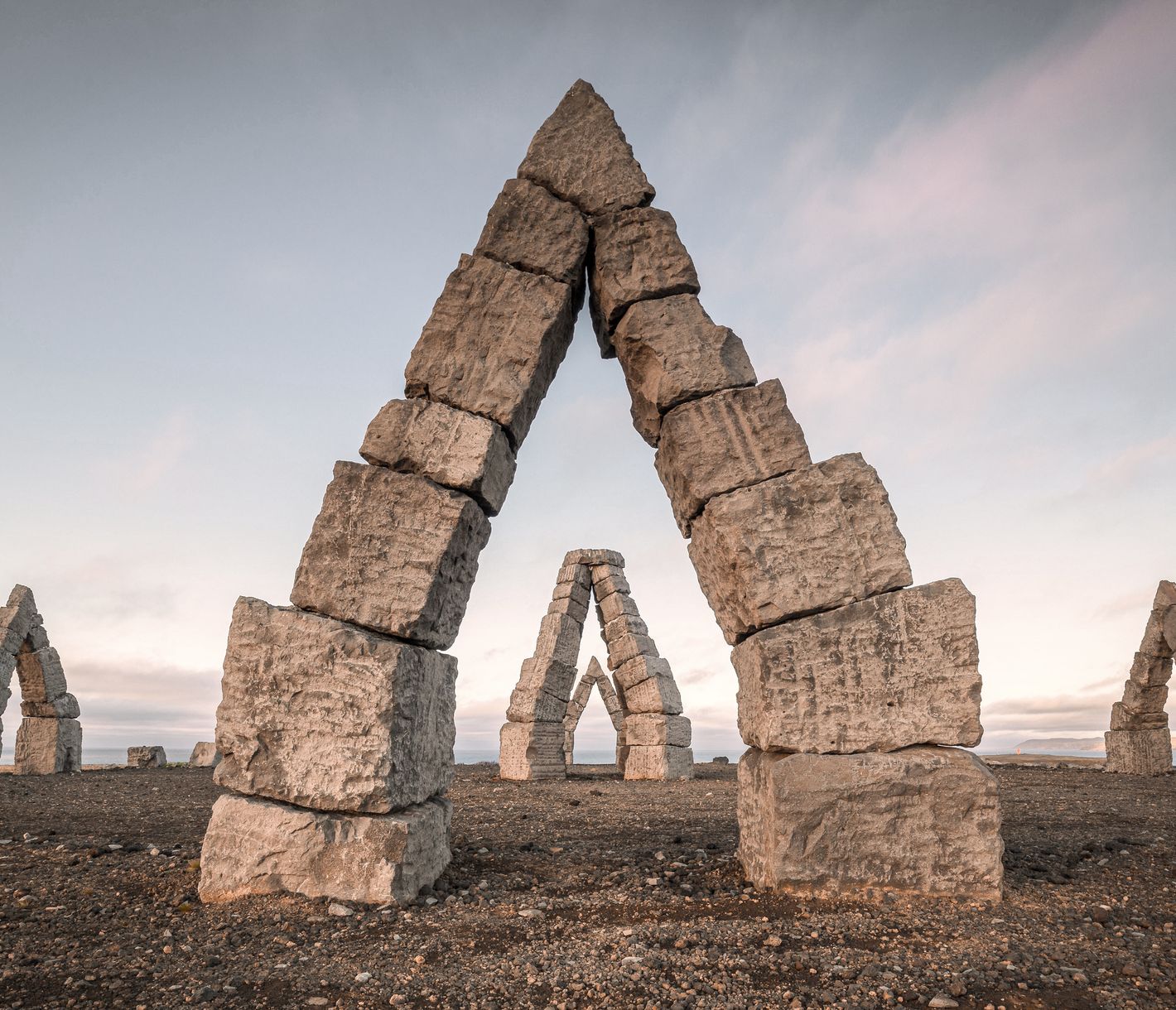 Die Arctic Henge. Sind sie verwandt mit Stonehenge?