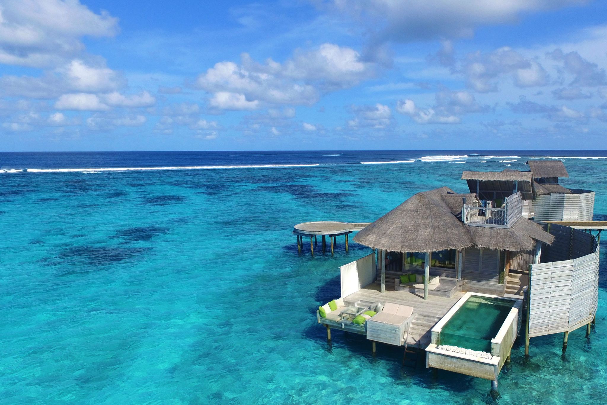 Laamu Water Villa mit Pool