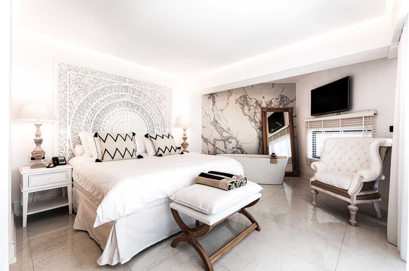 Honeymoon Suite