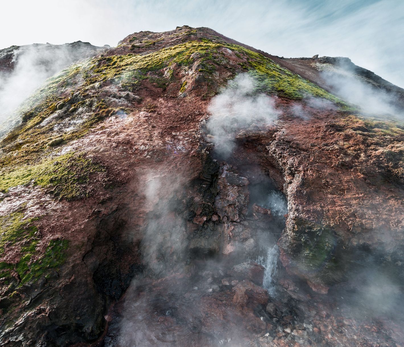 Halt an Europas leistungsstärkster Wasserquelle, Deildartunguhver, auf dem Rückweg in Richtung Reykjavik
