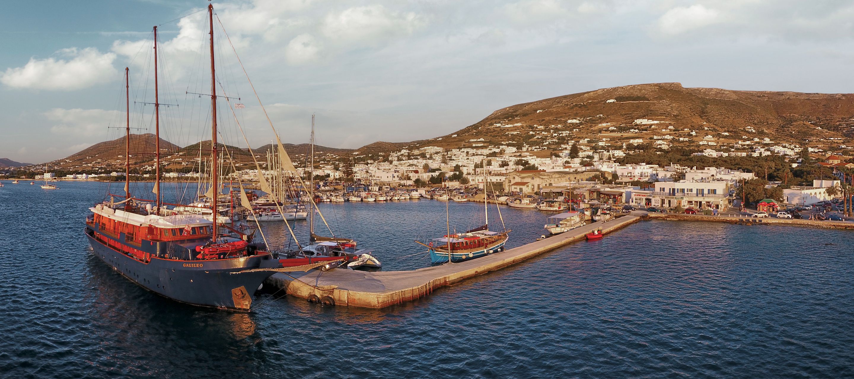 Im Hafen von Paros