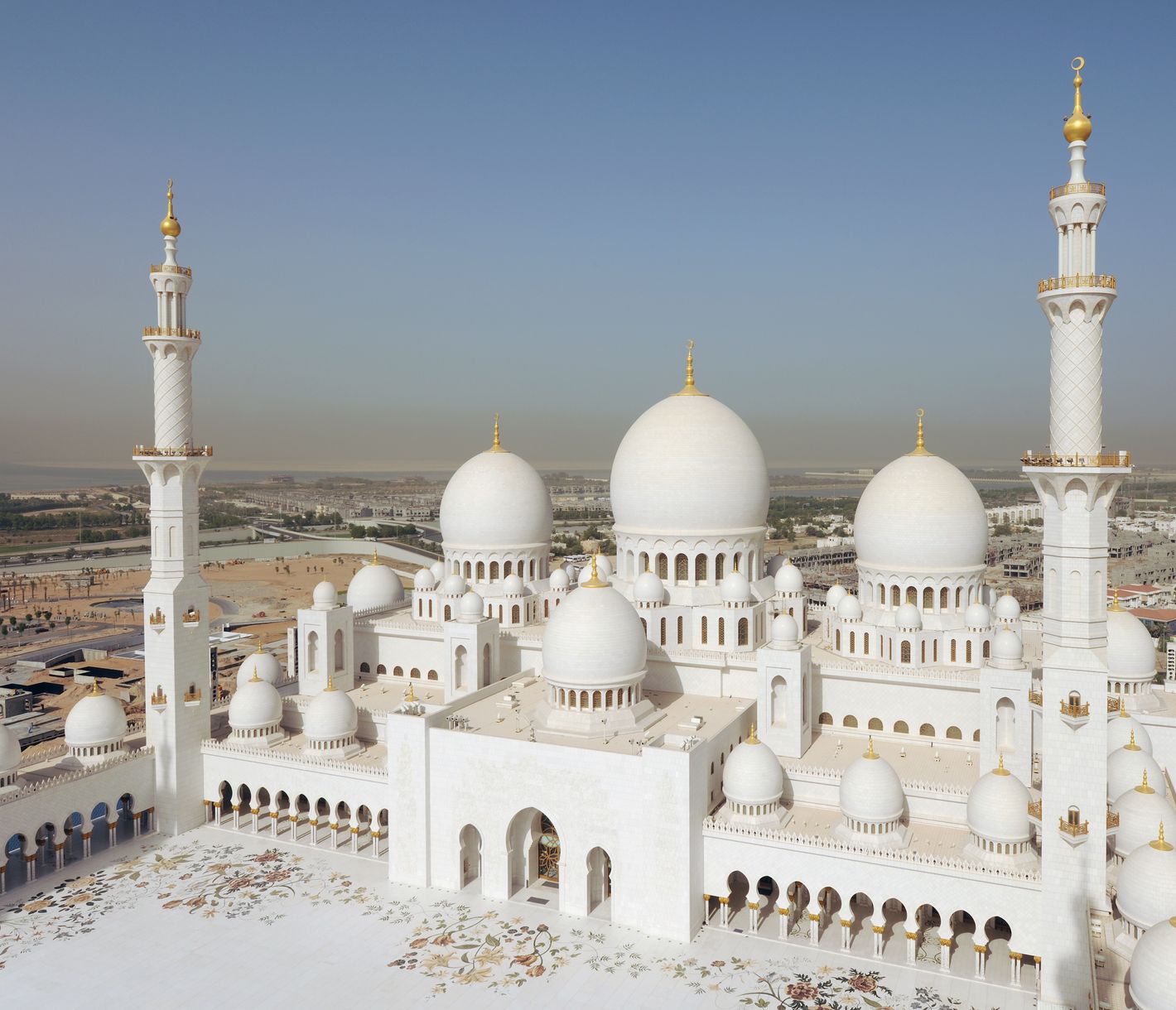 Sheikh Zayed Moschee – Majestätisches Wahrzeichen Abu Dhabis