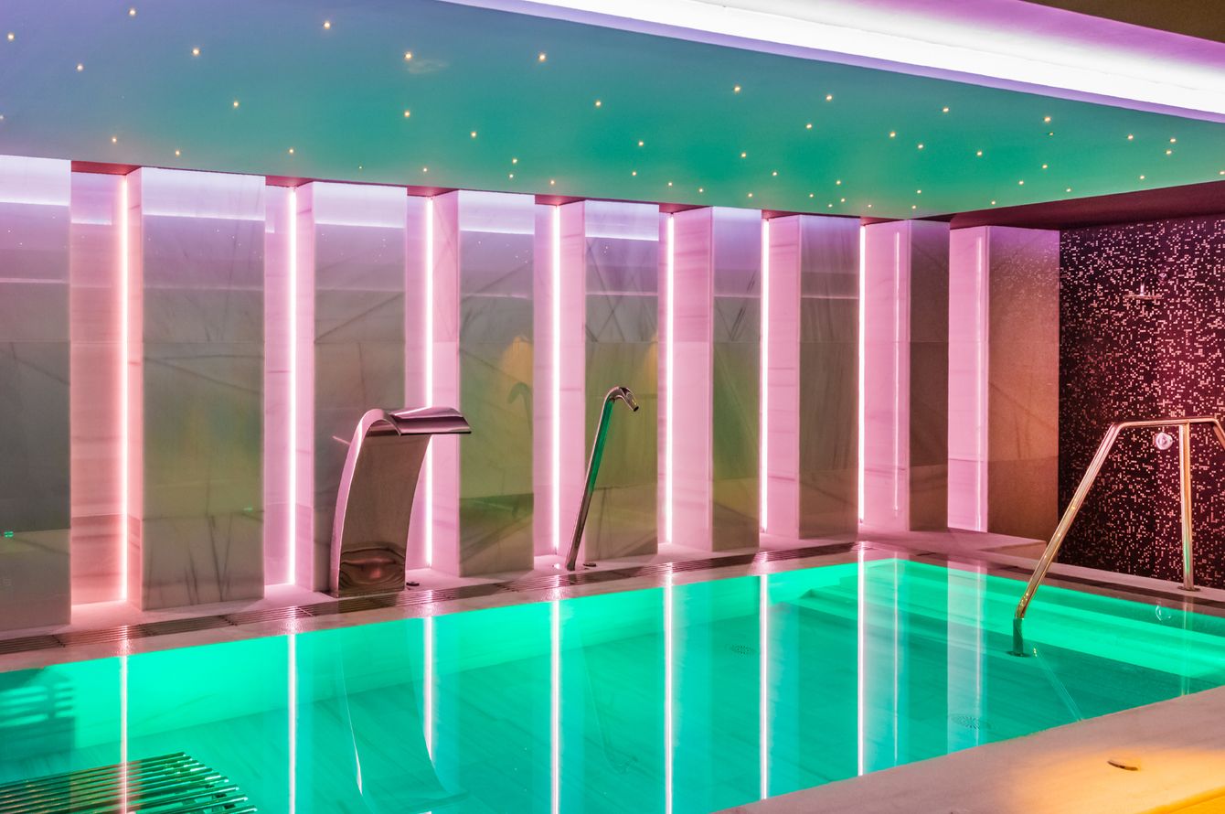 Piscine intérieure
