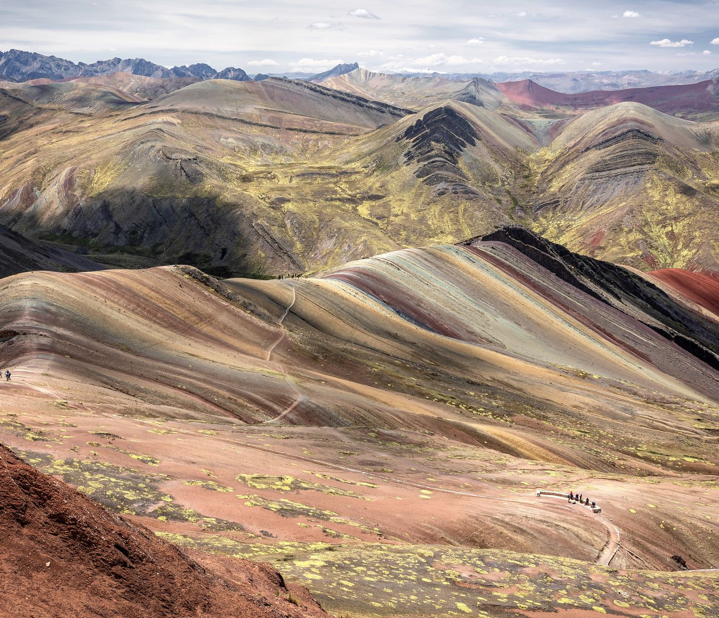 Palcoyo, la montagne colorée qui éblouit ses visiteurs