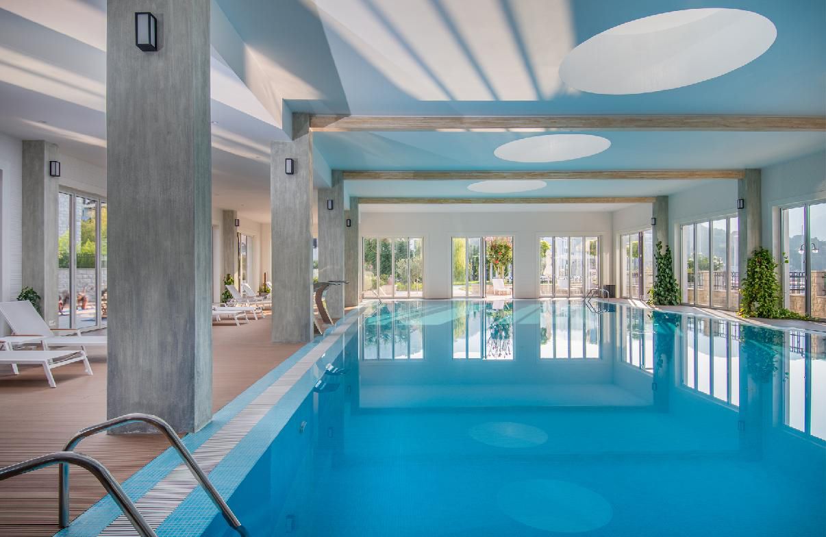 Piscine intérieure